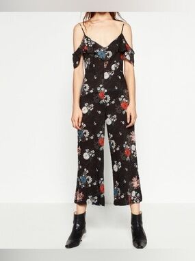 ❤️✨Zara Black Floral Ruffle Off Shoulder Jumpsuit Size M